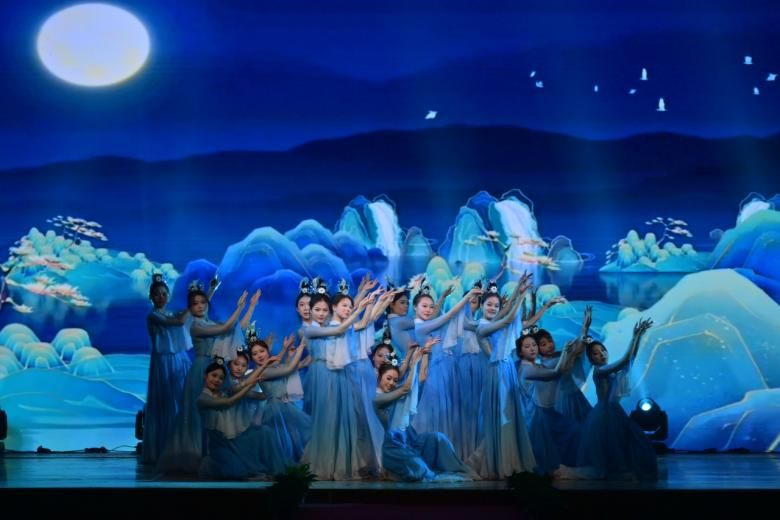 薪火荣光绽放青春