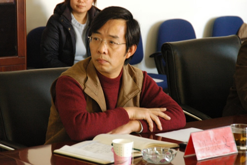常务副院长郭景文教授听取各部门的述职报告