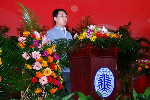 2009届毕业生,北京科技大学在读研究生武鹏同学作为